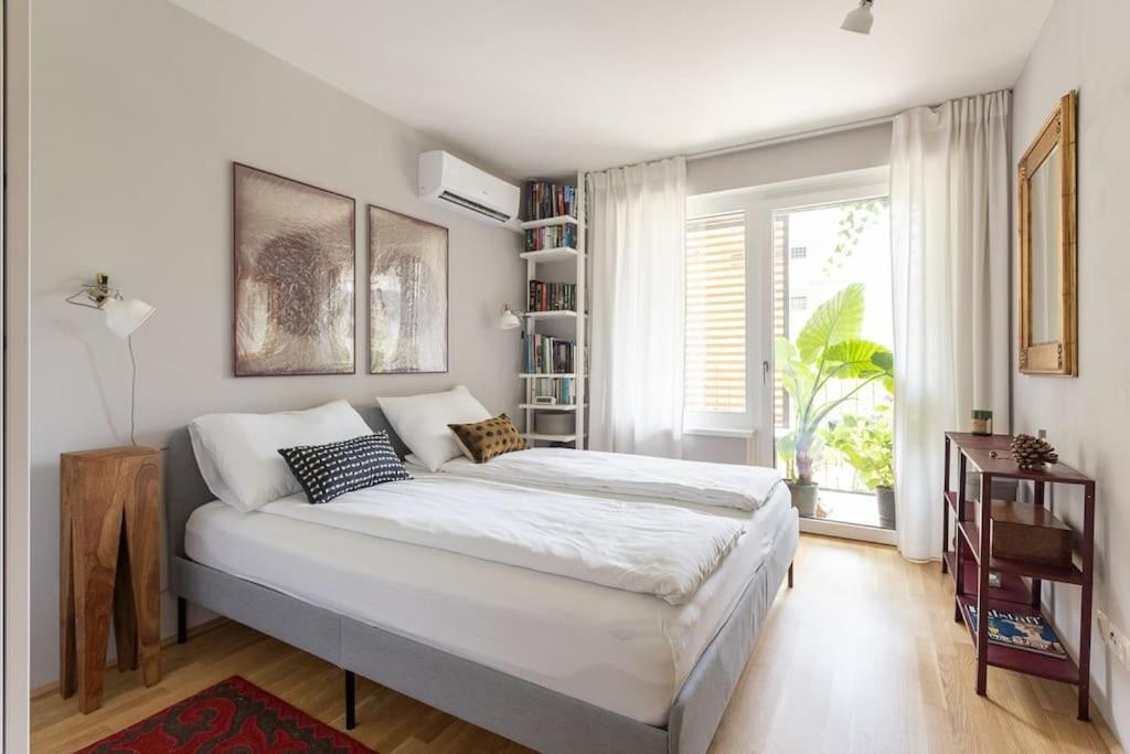 Dream Apartment - Central And Quiet With Ac And Free Parking Garage Відень Екстер'єр фото
